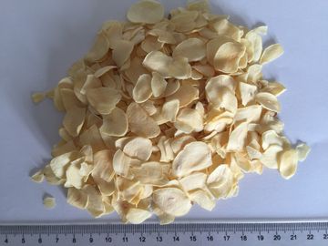Os dentes de alho secados amigáveis de Eco desidrataram microplaquetas do alho nenhuns odores estrangeiros